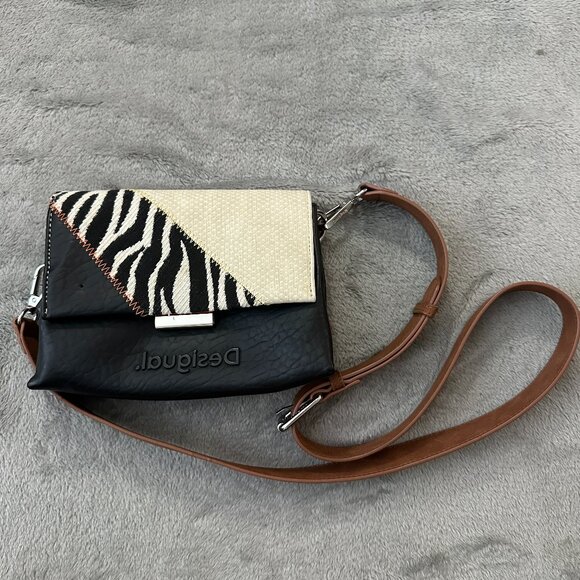 Desigual Click Clocken Roda Crossbody Purse Handbag Animal Print - Picture 1 of 8